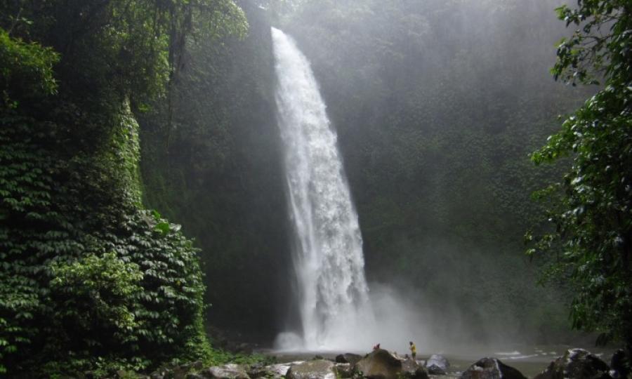 Air Terjun Nguralawo